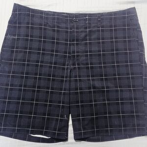 Grand Slam Men's Dark Checkered Shorts